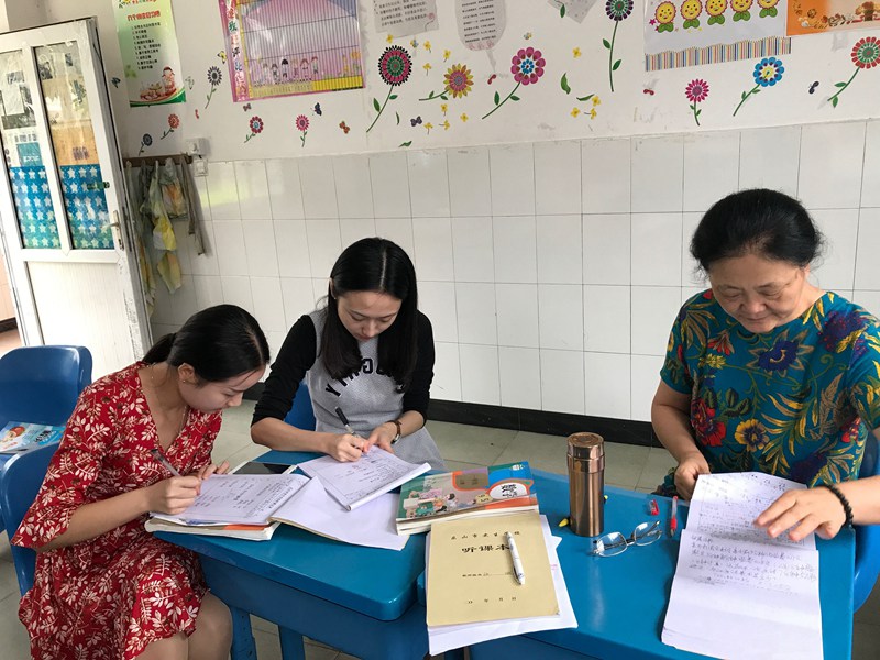 1528267241106112.jpg 组内教研活动.jpg