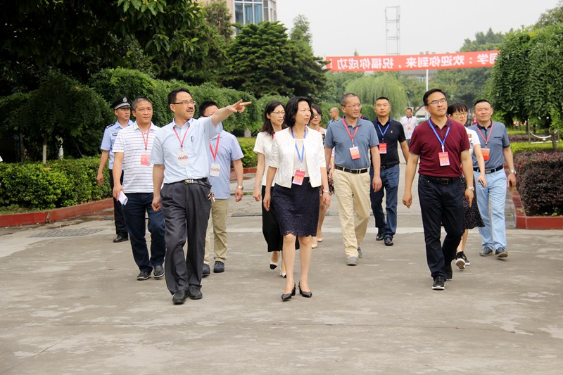 郭捷副市长一行在更生考点巡考 (5).JPG