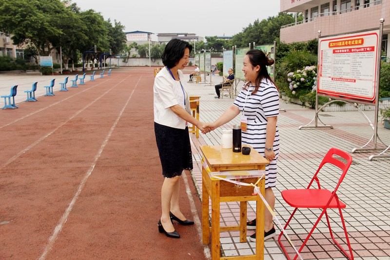 郭捷副市长一行在更生考点巡考 (8).JPG