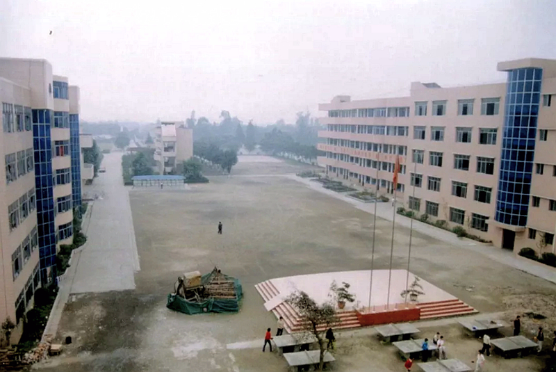 1542874030115837.jpg 04.jpg